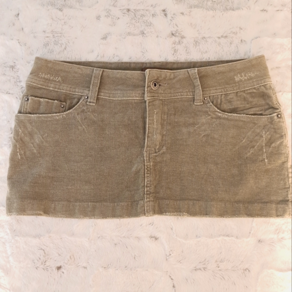 Urban Behavior Y2K olive green mini skirt. Size M.